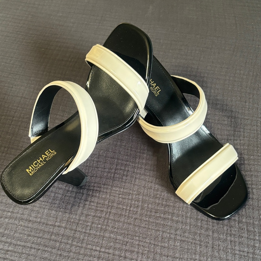MICHAEL Michael Kors Black & Cream Double-Strap Mid Heel Sandals Size 5.5
